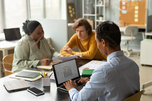 The Benefits of Outsourcing Administrative Tasks for Growing Companies